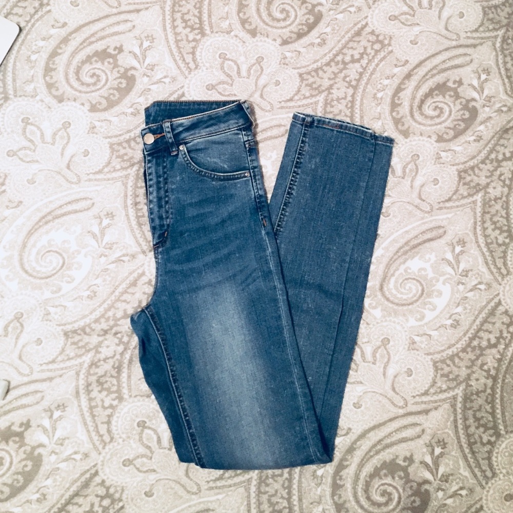 H&M Light Wash Skinny Jeans